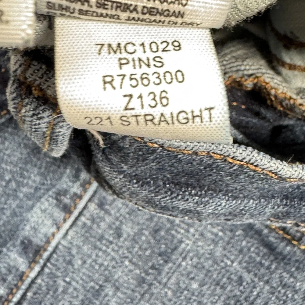Lucky Brand 221 Straight Mens 32/30 Dark Wash Denim Straight Leg Jeans